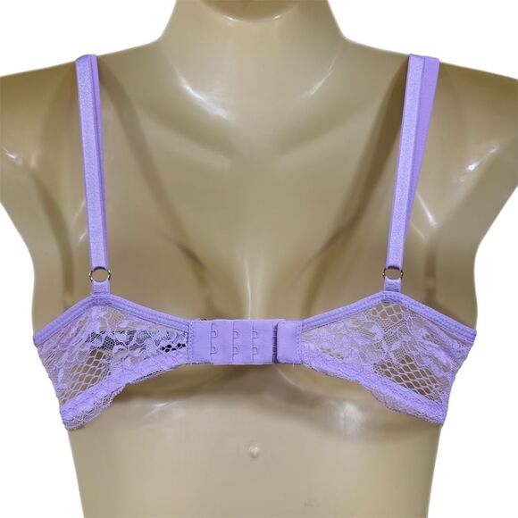 NWT VICTORIA’S SECRET STRAPPY BOMBSHELL ADDS 2 CUP‎ SIZES PLUNGE LACE BRA 32C - Picture 3 of 5